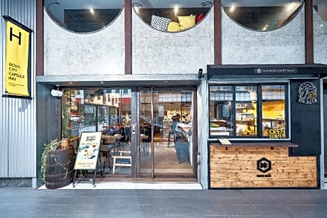 Bouti City Capsule Inn