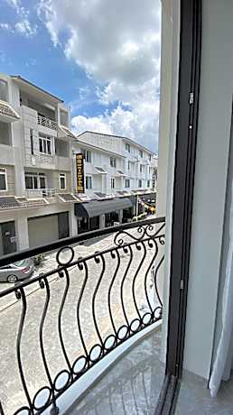 Tuan Chau HQT Hotel