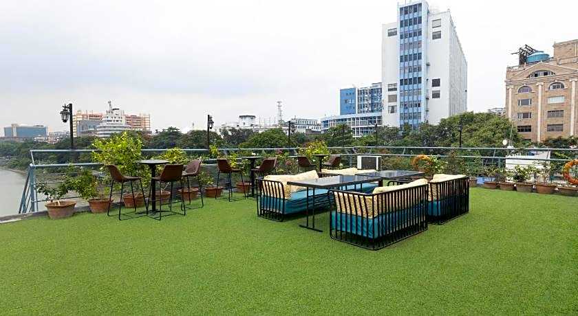 Polo Floatel Kolkata