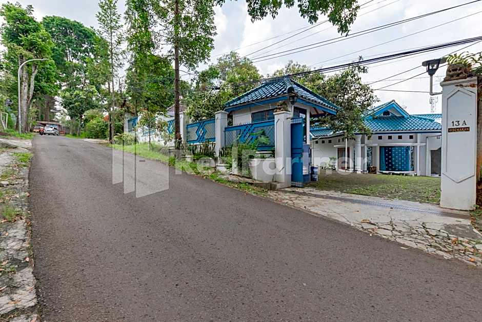Biru Homestay Bandung Mitra By RedDoorz – Bandung, KY