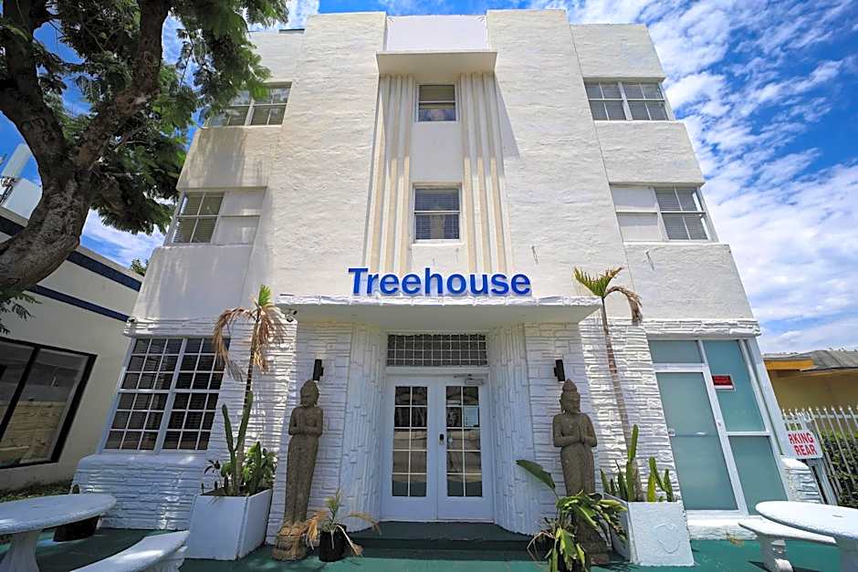 Treehouse Hotel
