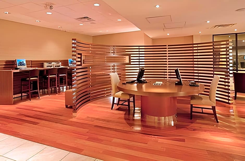 Adams Mark Hotel And Conference Center