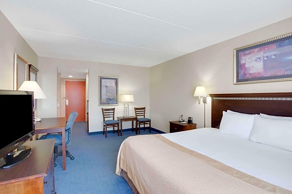 Photo 1 of 1 of 1 King Bed, Mobility Accessible