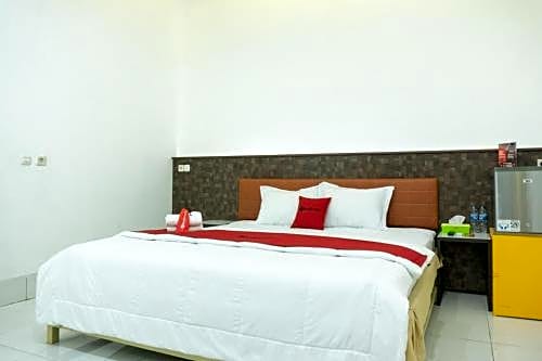 RedDoorz Plus @ Ende City Center