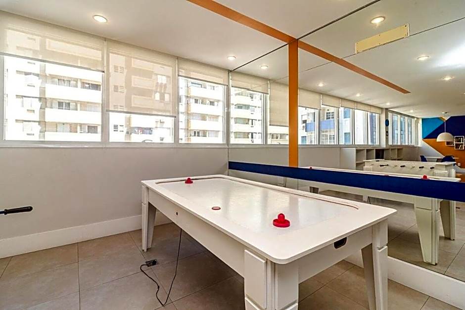 Studio moderno em condomínio de luxo pé na areia