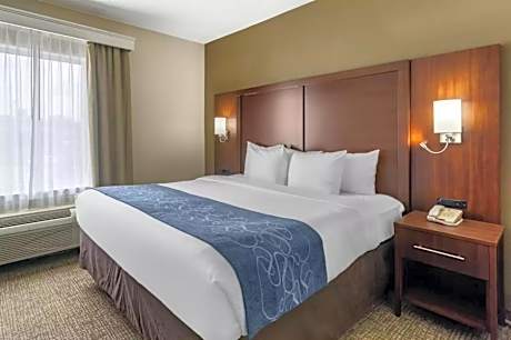King Suite - Accessible/Non-Smoking
