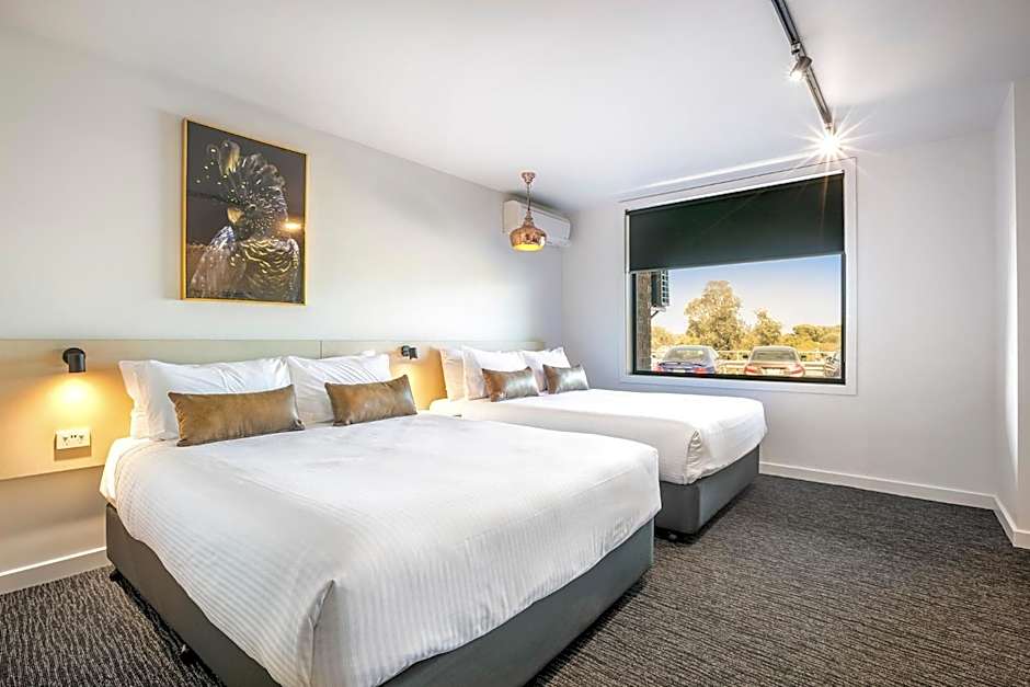 Nightcap at The Cheeky Squire