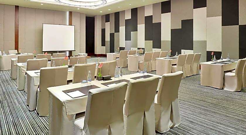 Pullman Bali Legian Beach