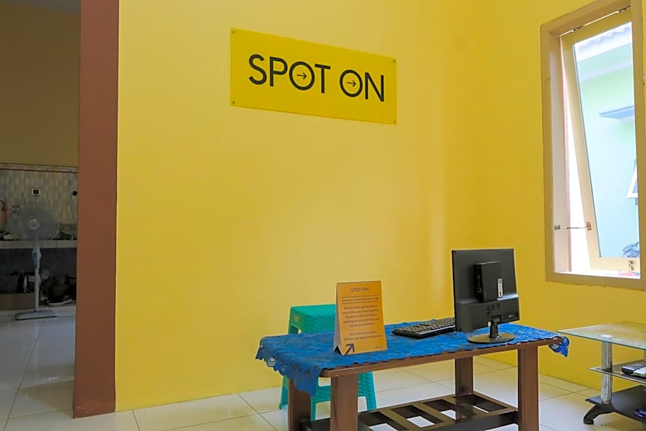 OYO 2371 Islami Family Residence