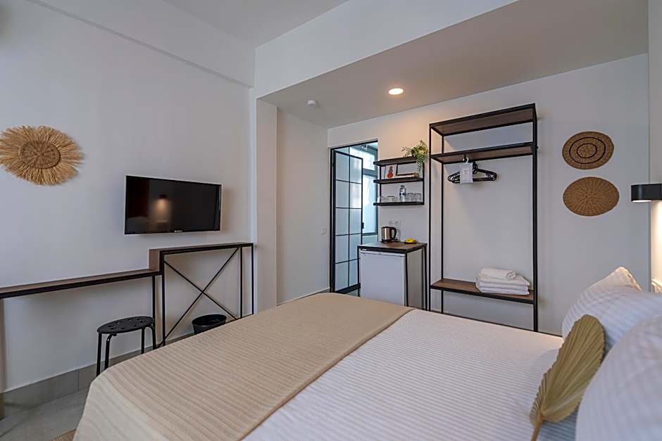 The Easy Rooms Terrace