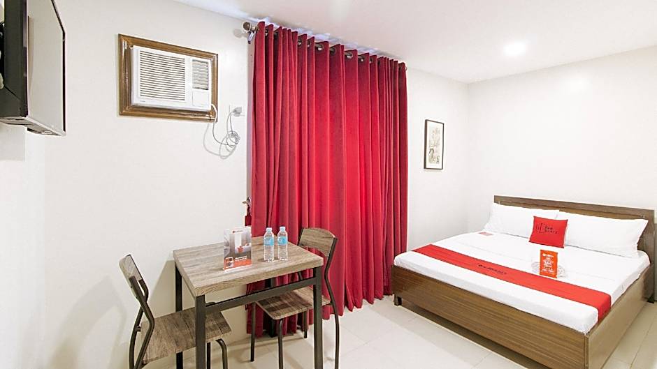 RedDoorz near Fernwoods Garden Quezon City