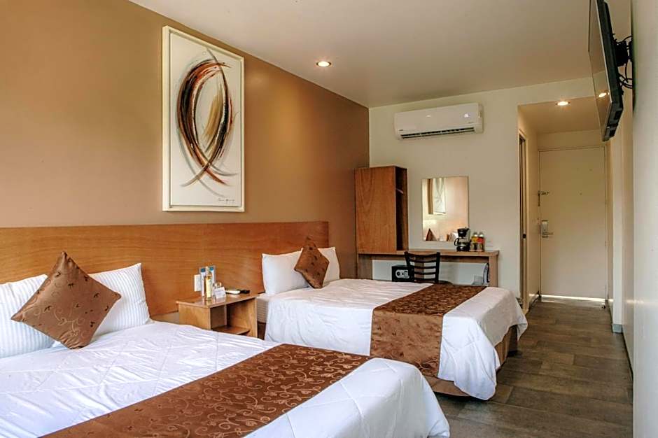 AM Hotel y Plaza