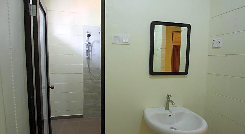 Shamrock Guest House ll