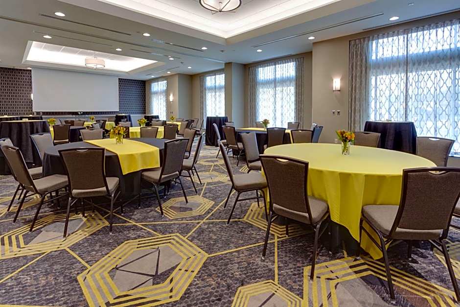 Drury Inn & Suites Pittsburgh Airport Settlers Ridge