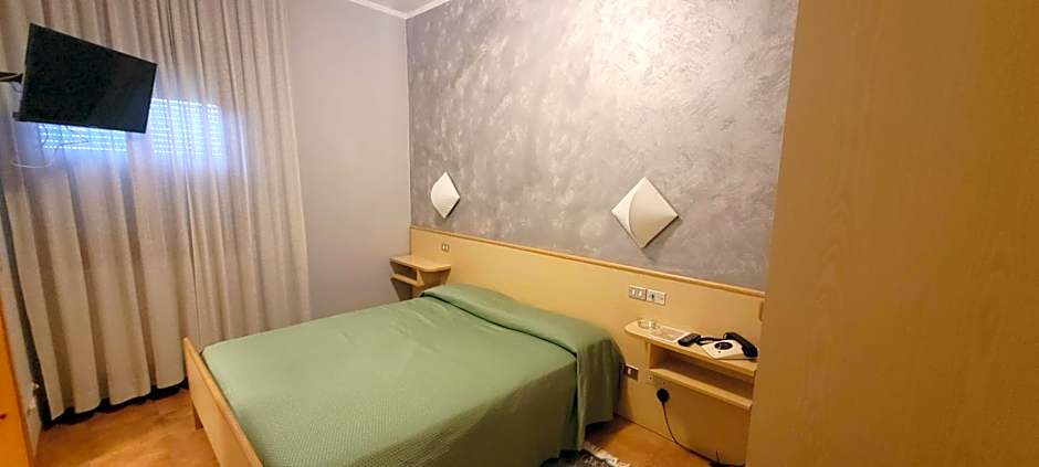 HOTEL PARADISO