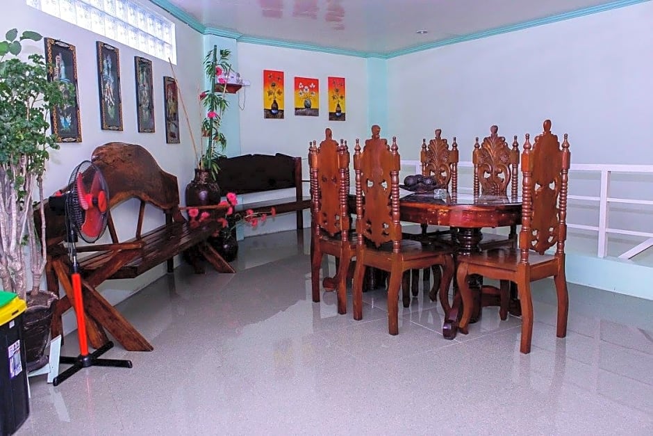 Aranas-Carillo Travellers Inn