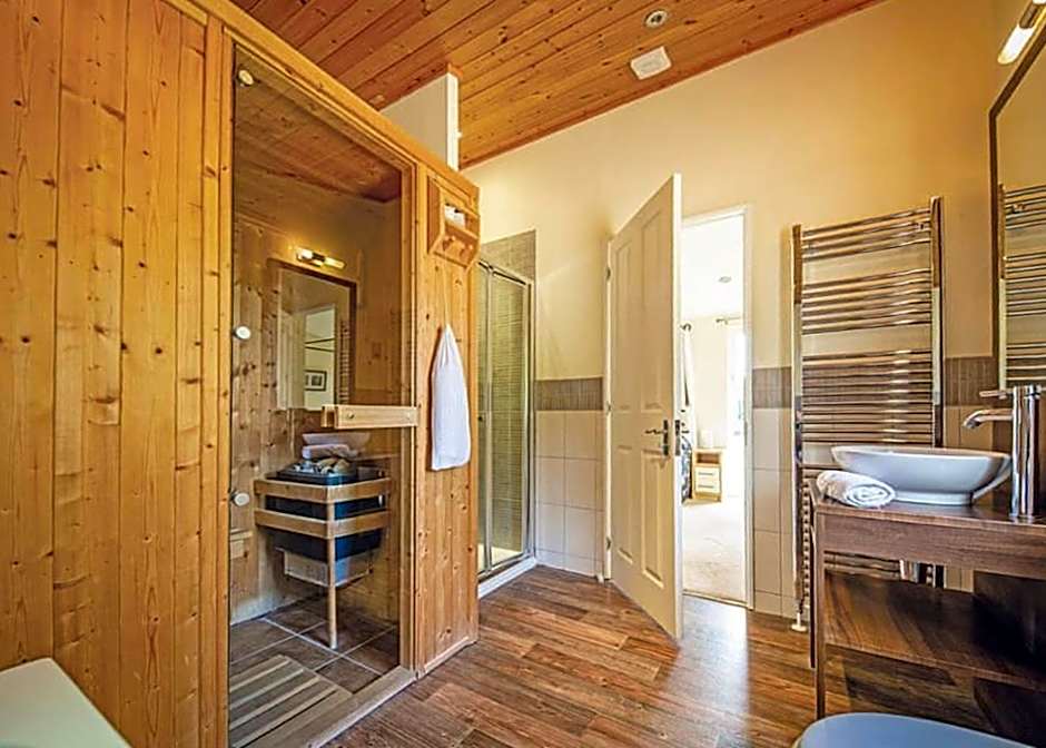 Athelington Hall Farm Lodges