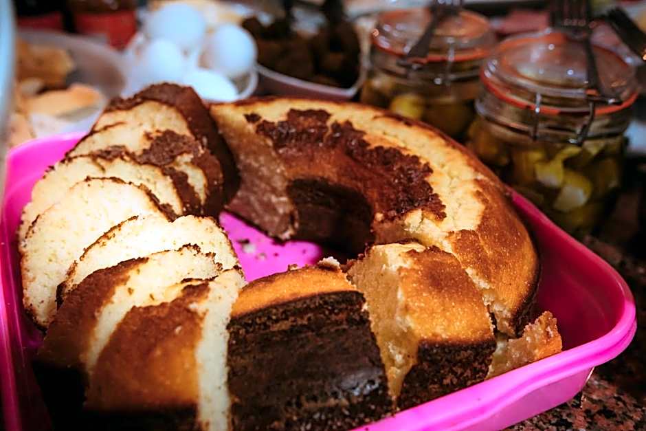 Over Mountains Hotel