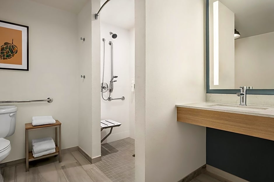 Newly Renovated - Hilton Garden Inn Fort Collins