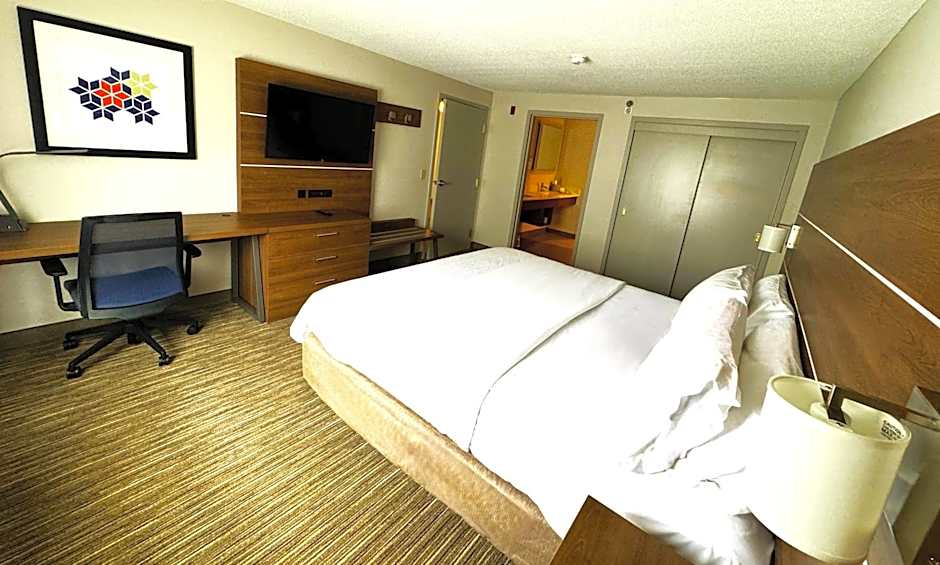 Holiday Inn Express & Suites Lincoln East - White Mountains By IHG