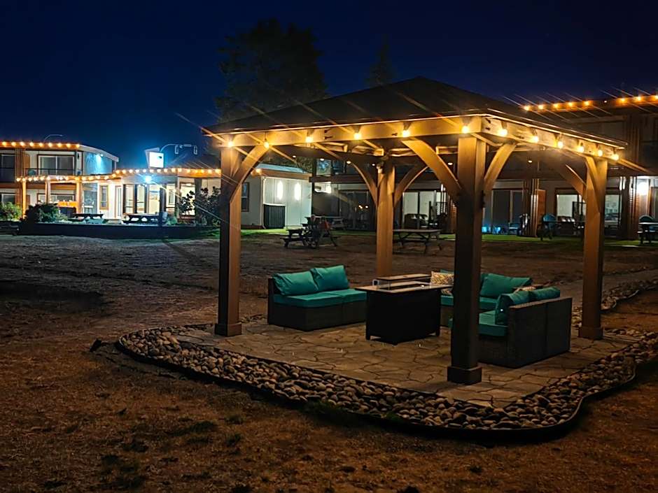 Sea Edge Beachside Hotel