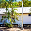 Capri Cabins