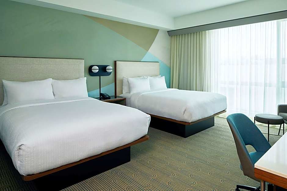 Courtyard by Marriott Santa Barbara Downtown