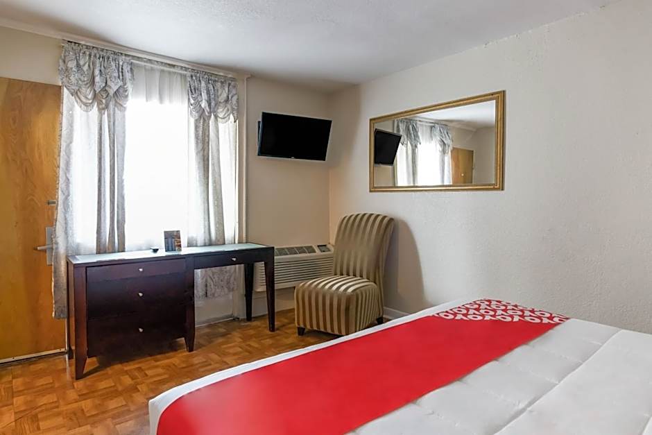 OYO Hotel Houston, TX near Medical Center NRG Stadium