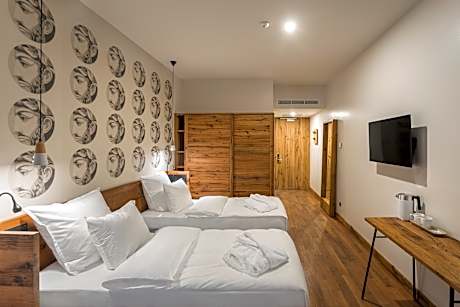 Traveler's Twin (2 separate beds)