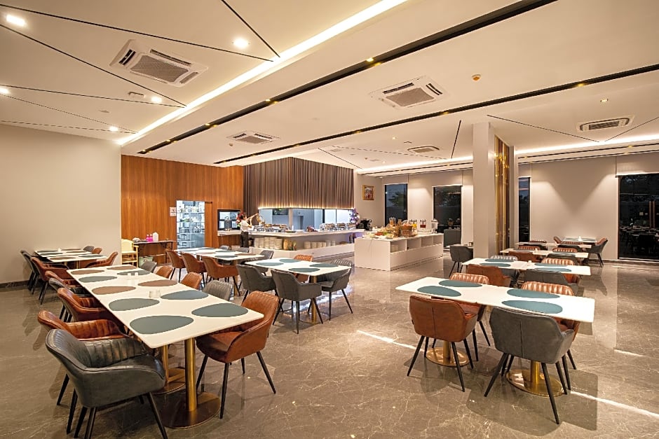 Crystal Srivaree Suvarnabhumi Hotel