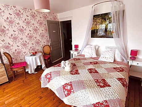 Double Room with Shared Bathroom