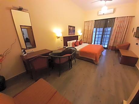 Deluxe Suite with River View