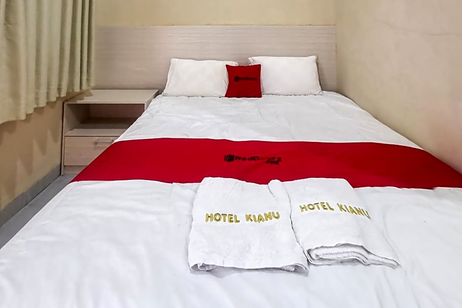 RedDoorz near Pantai Pancer Door Pacitan