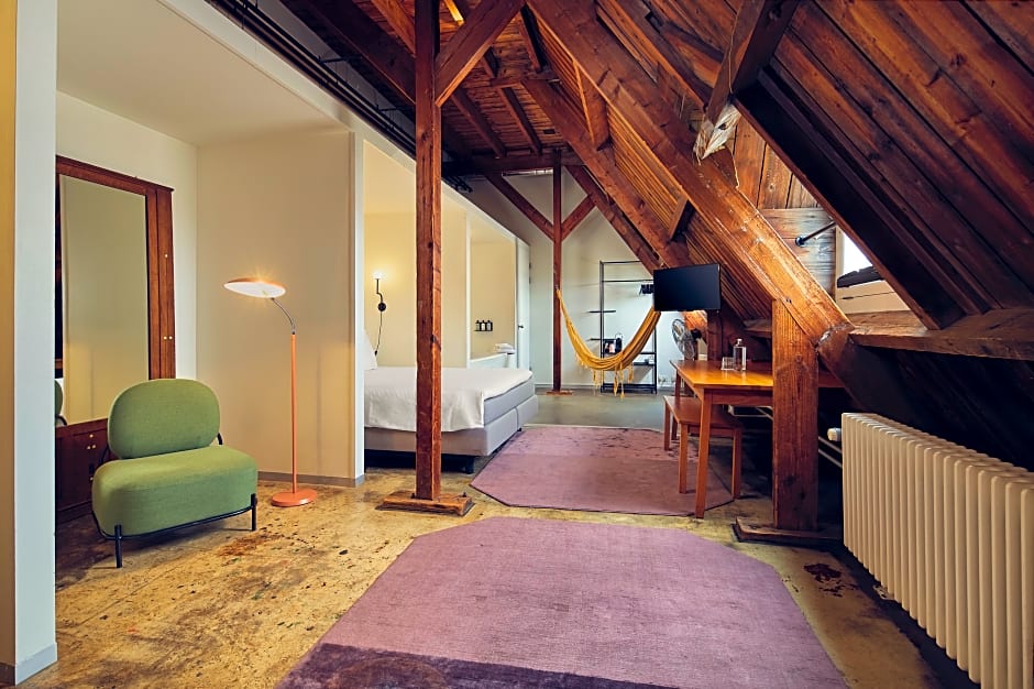Lloyd Hotel