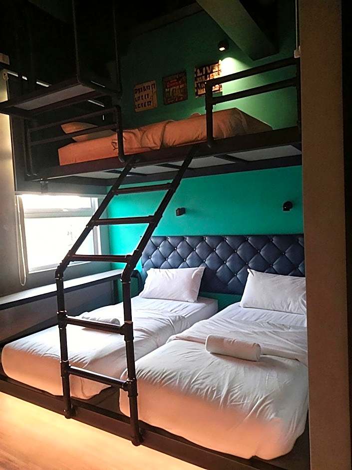 OYO 90899 Tube Hotel Melaka