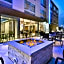 Holiday Inn Express & Suites Grand Rapids - Airport North By IHG