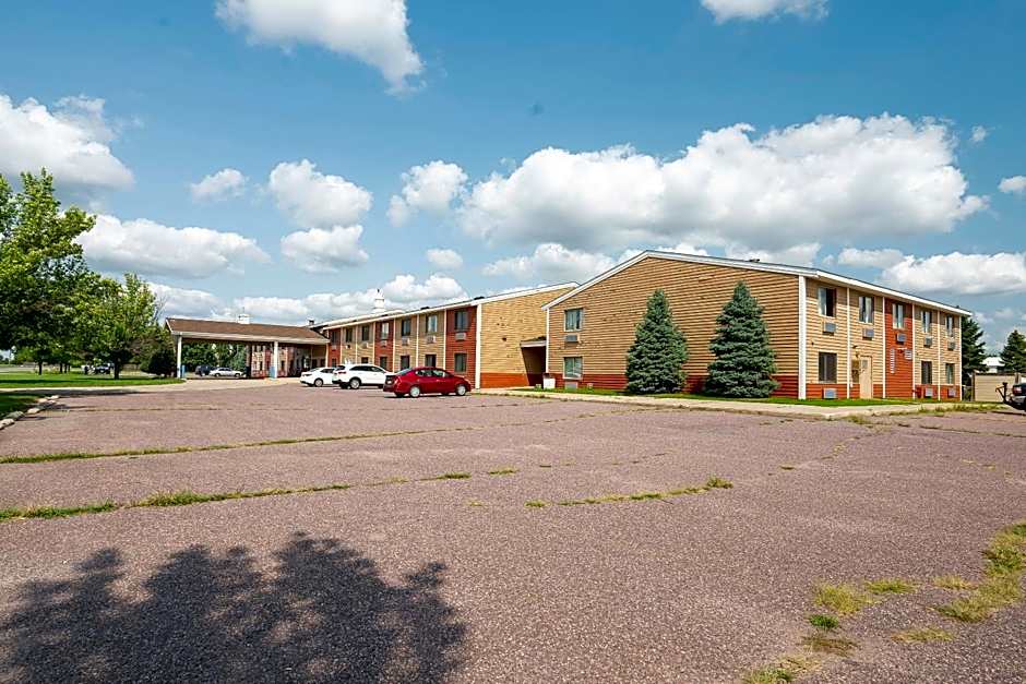 OYO Hotel Redwood Falls near Jackpot Casino