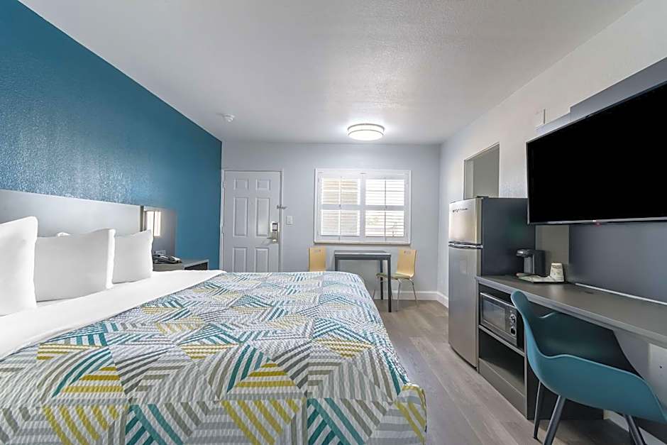 Studio 6 Suites Madera, CA Yosemite