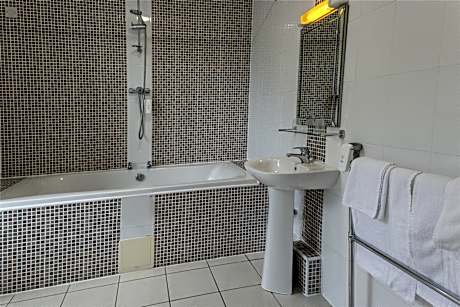 1 King Bed Non-Smoking Executive Room