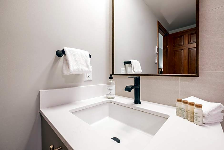 Arrowhead Point by Outpost Whistler