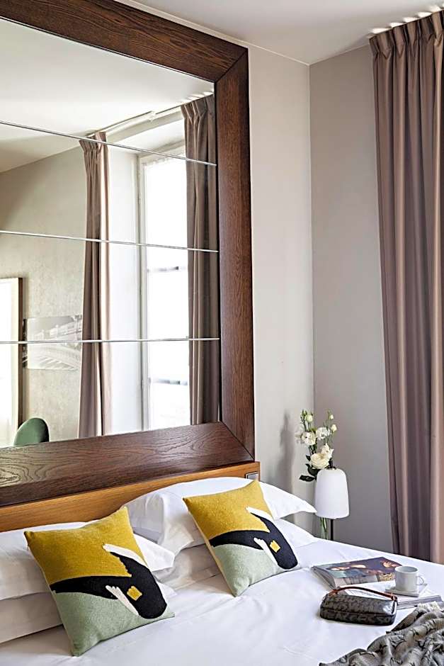 Holiday Inn Paris Palais de lElysee, an IHG Hotel By IHG