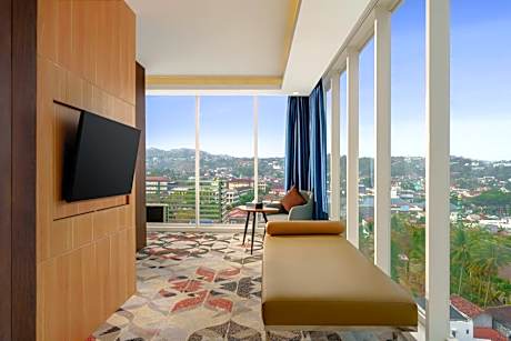 Premier Room 1 Queen Bed City View