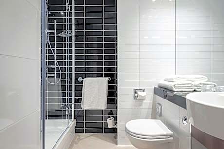 2 Single Standard with Free Hot Breakfast