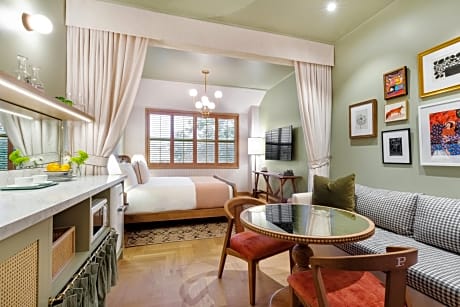 King Studio with Sofa Bed