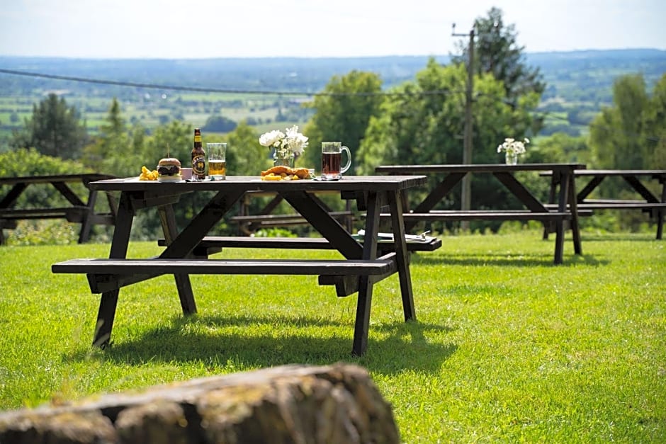 Rising Sun Pub, Restaurant and Rooms