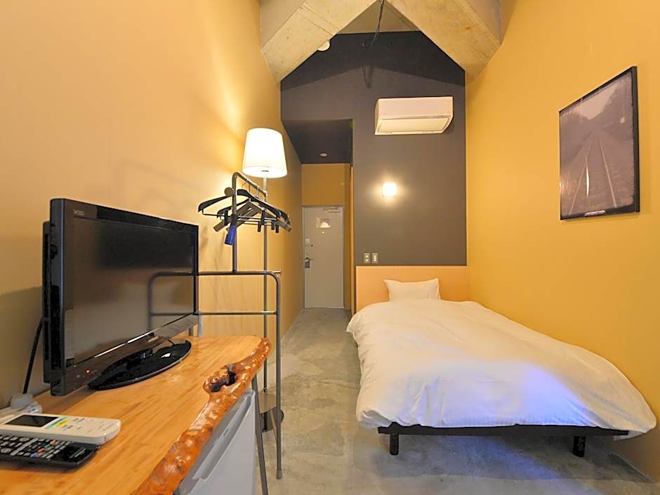 Photo 1 of 5 of Single Room - Non-Smoking