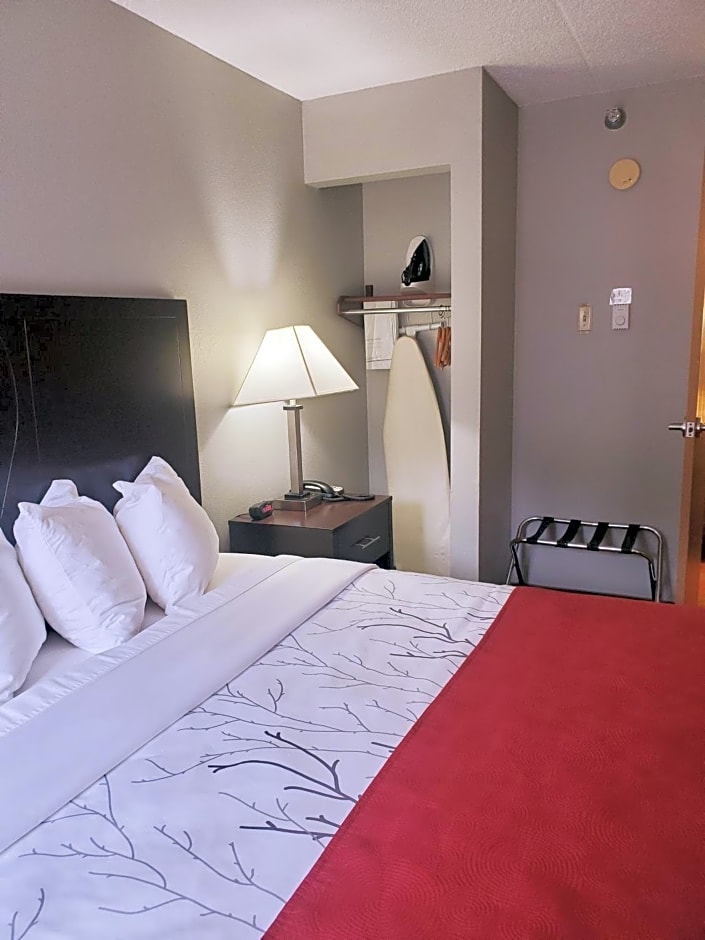 Blackstone Lodge and Suites