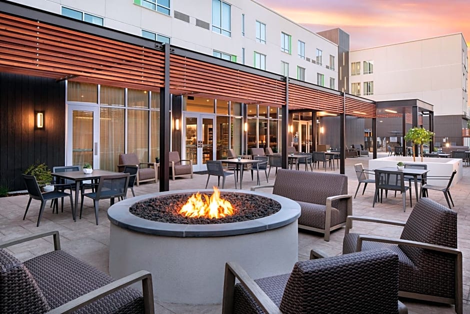 Courtyard by Marriott Fresno Clovis