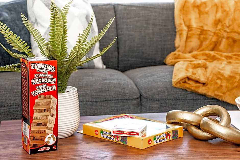 Modern Nordic Escape, 3BR Near WEM & DT, AirCon & Fireplace, Wifi, Sleeps 6!