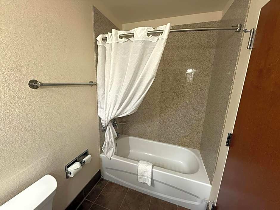 Richland Inn and Suites